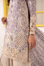 Load image into Gallery viewer, Off-White Embroidered Silk 3 Piece Suit for Women