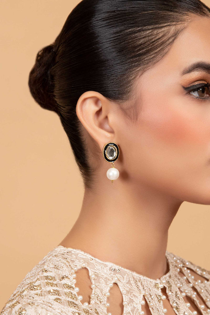 Meena Pearl Centre Studs - Black Studs