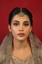 Load image into Gallery viewer, White Glass Pearl Sahara - Gold Tikka