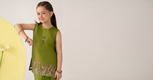 Load image into Gallery viewer, Green 2 Piece Embroidered Organza Suit