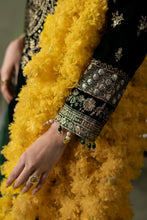Load image into Gallery viewer, Green Velvet Suit with Farshi Shalwar – 3 Piece