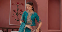 Load image into Gallery viewer, Spray Embroidered Raw Silk Suit for Women - Green